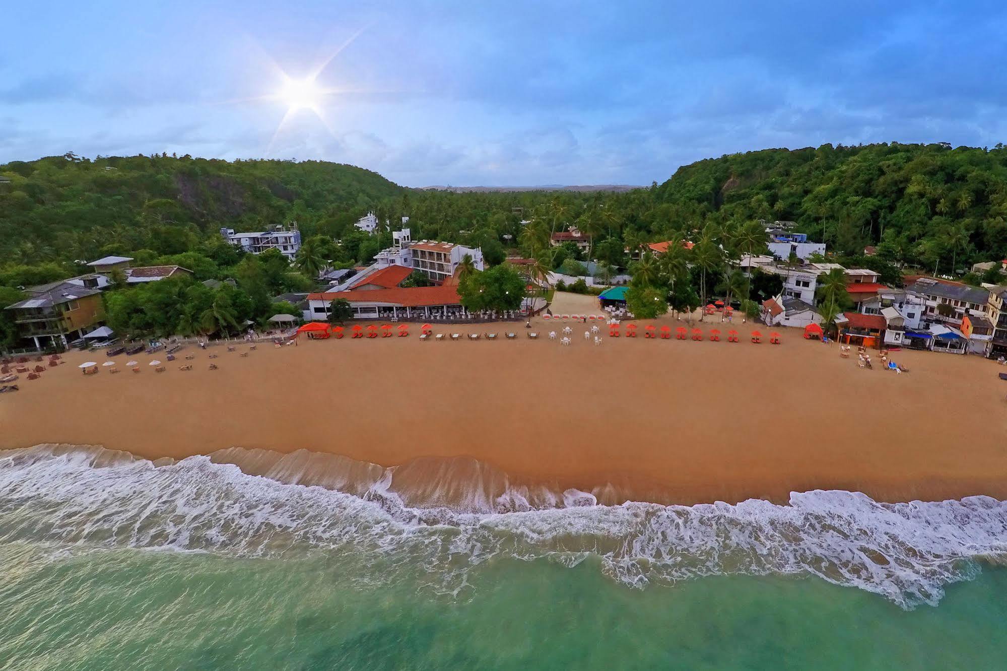 Unawatuna шри ланка отзывы. Унаватуна Бич. Пляж Unawatuna Beach. Унаватуна Шри-Ланка отели. Унаватуна Шри Ланка отели с пляжем.